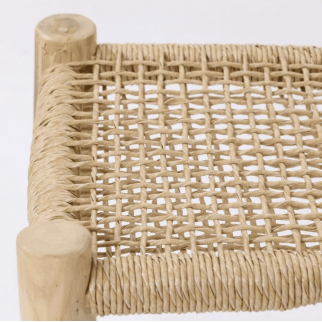 Tabouret en bois tressé...