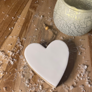 Cœur suspendu en manguier